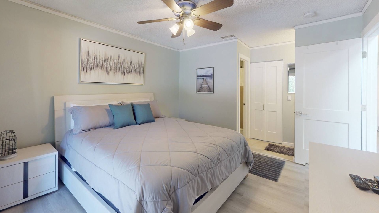 Photo of Bedroom in Capri Isle