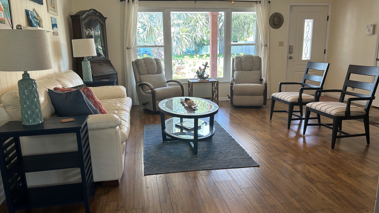 Photo of Livingroom in Horton Shores