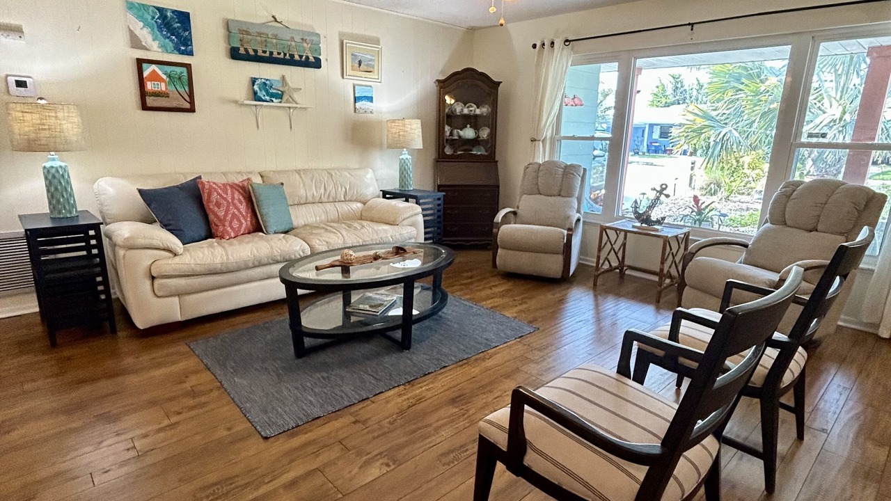 Photo of Livingroom in Horton Shores
