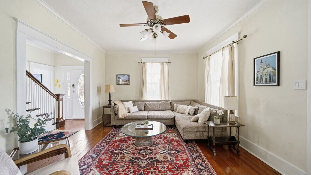 Photo of Livingroom in Downtown Historic District