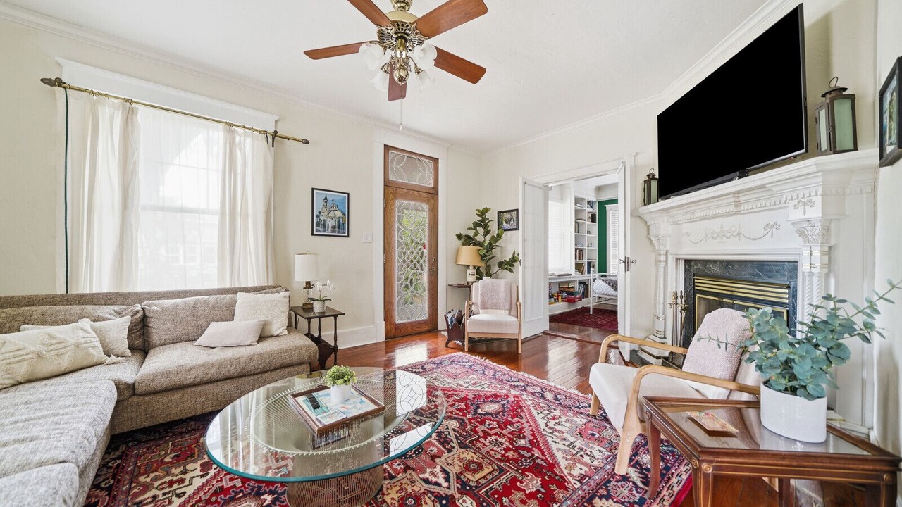 Photo of Livingroom in Downtown Historic District