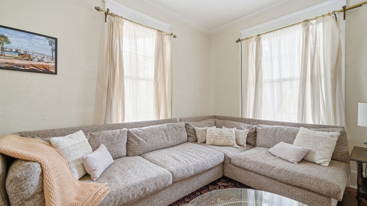 Photo of Livingroom in Downtown Historic District