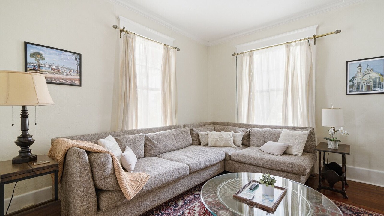 Photo of Livingroom in Downtown Historic District