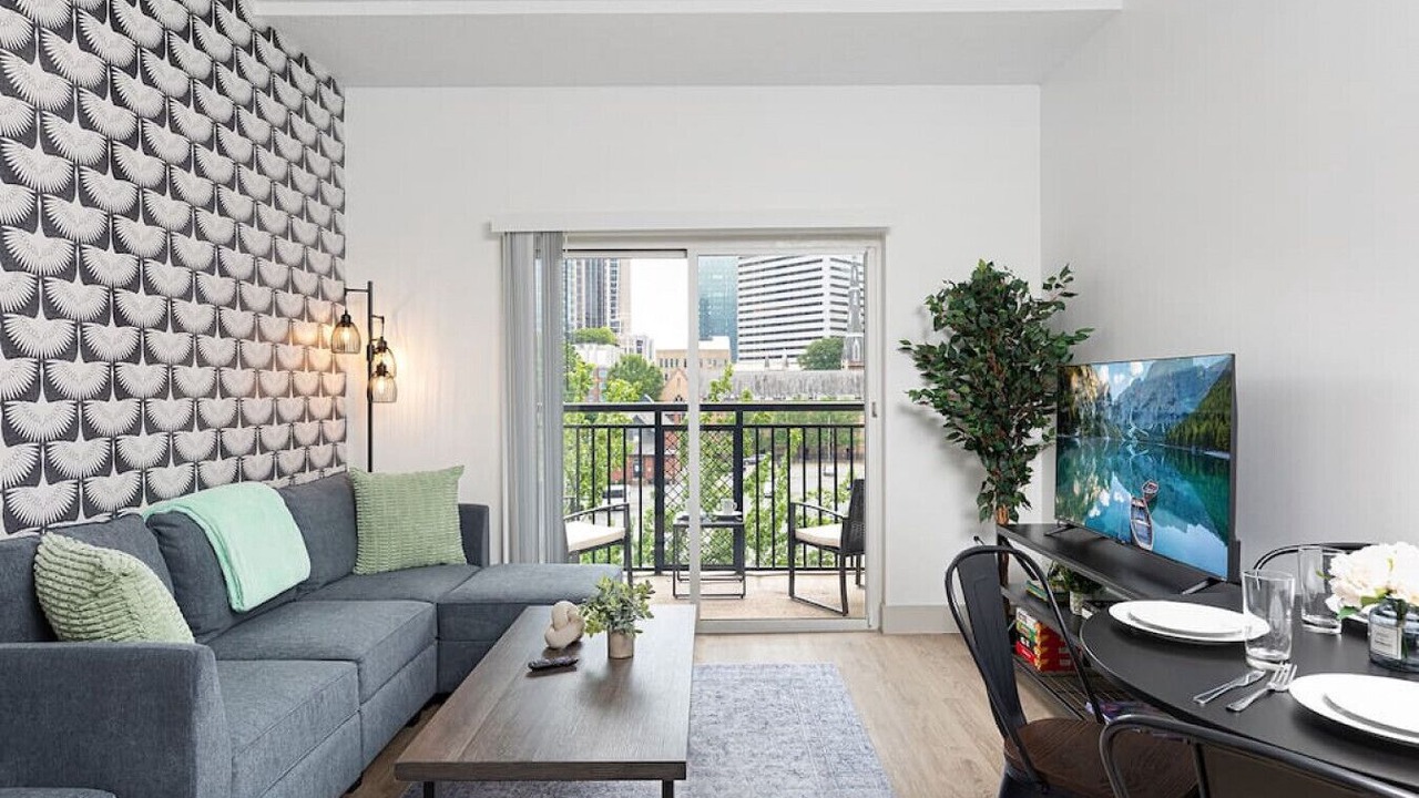 Photo of Livingroom in Charlotte Center City