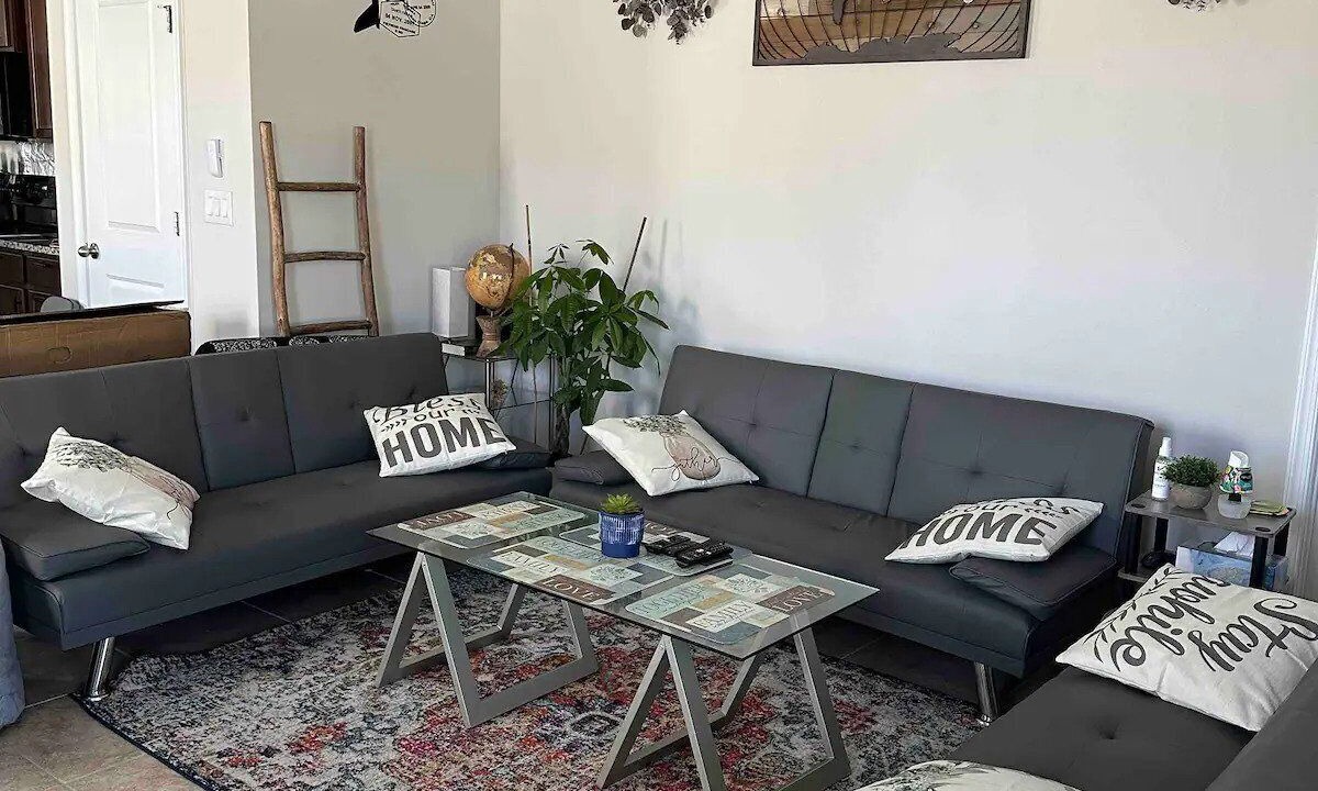 Photo of Livingroom in Land O' Lakes