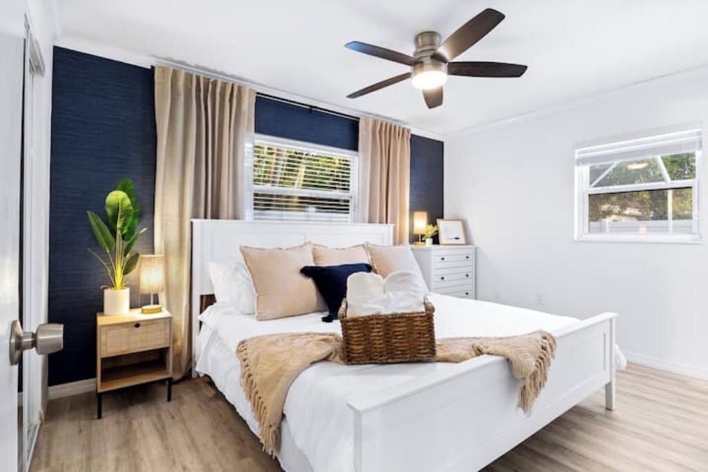 Photo of Bedroom in Bayshore Gardens