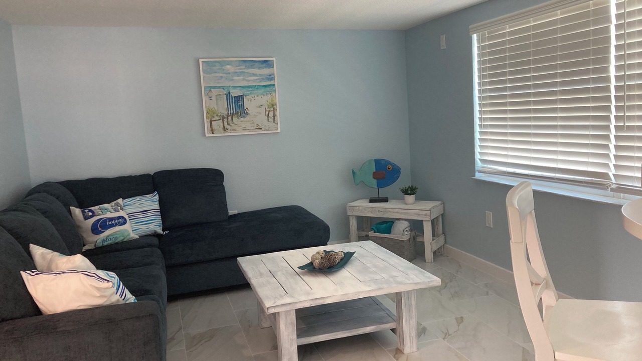 Photo of Livingroom in Hudson Beach Estates