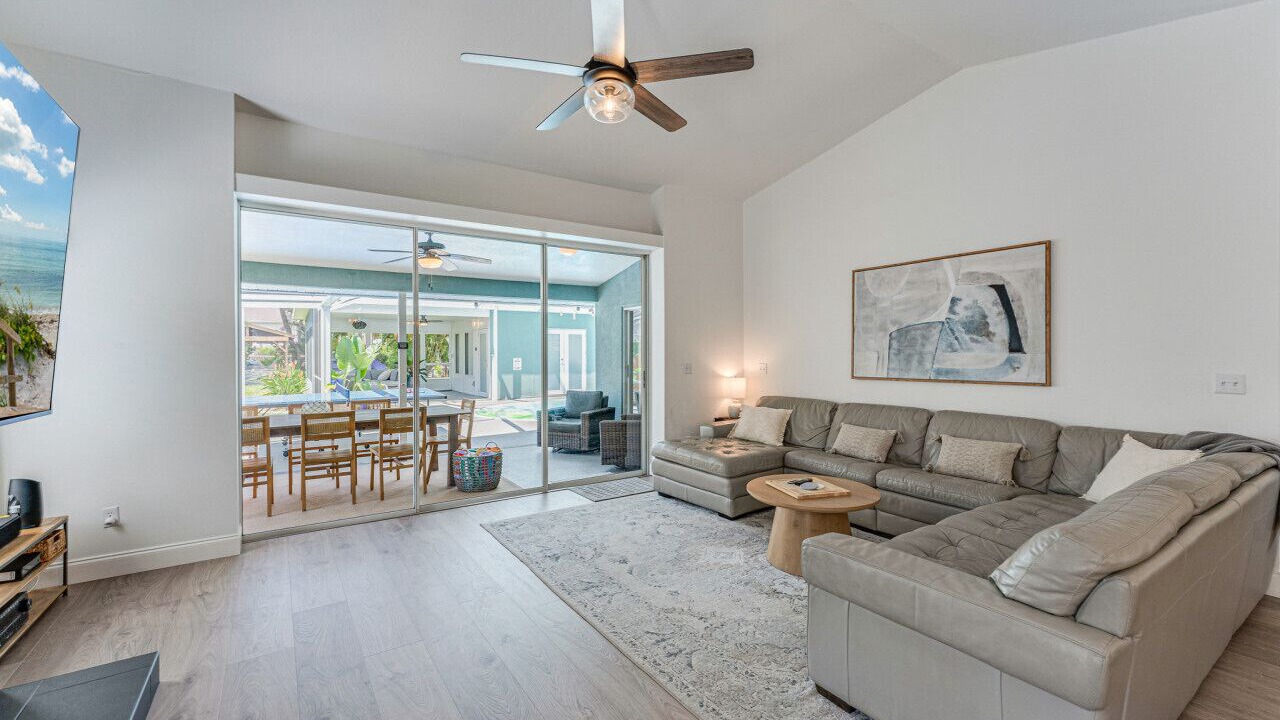 Photo of Livingroom in Palm Harbor