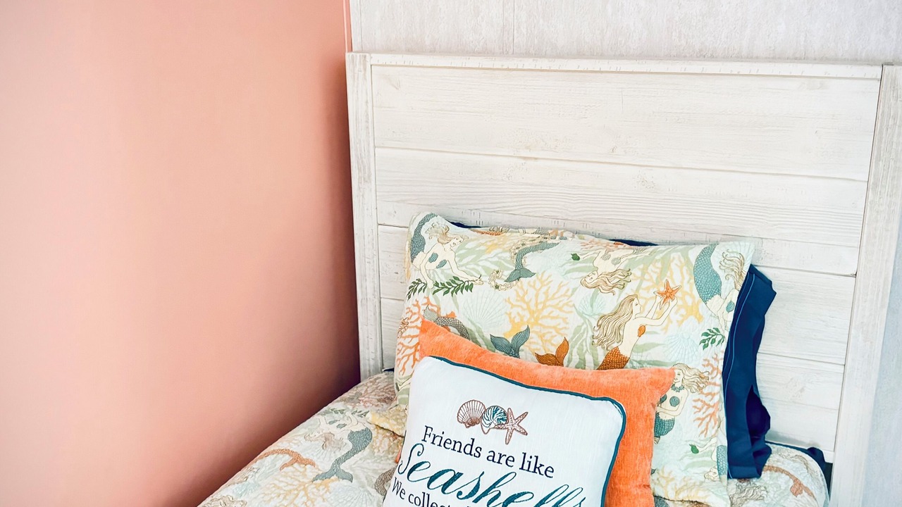 Photo of Bedroom in Weeki Wachee Gardens