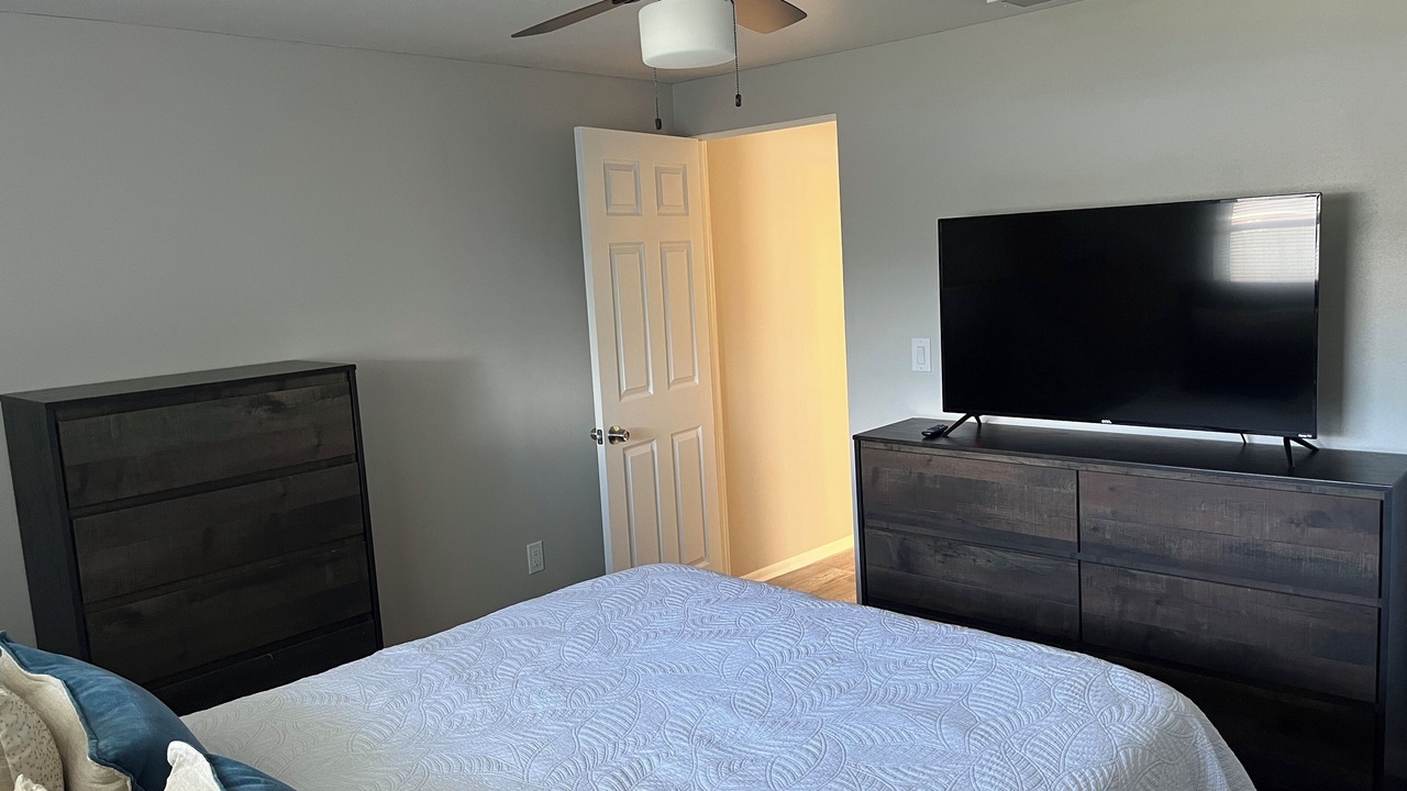 Photo of Bedroom in Bayshore Gardens