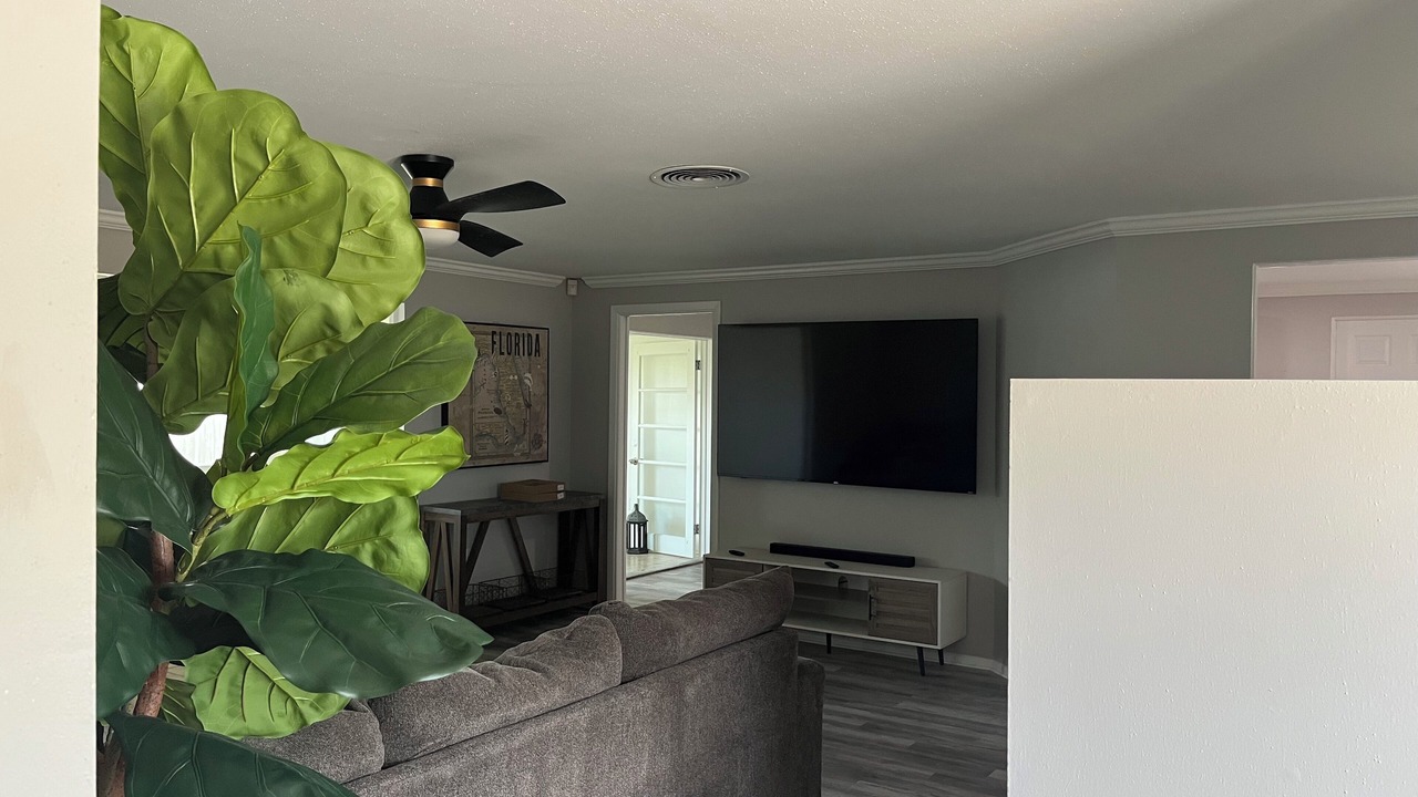 Photo of Livingroom in Bayshore Gardens