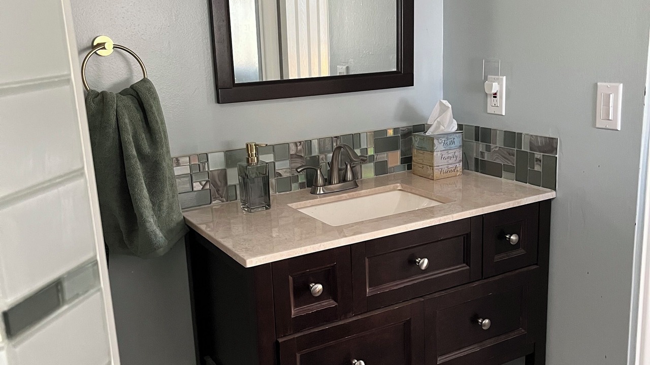 Photo of Bathroom in Bayshore Gardens