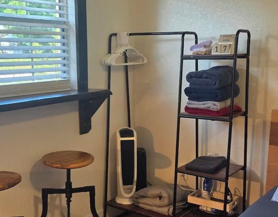 Photo of Bedroom in Carver City - Lincoln Gardens