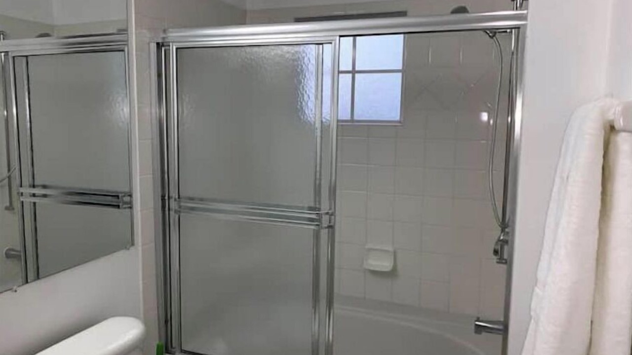 Photo of Bathroom in Seasons
