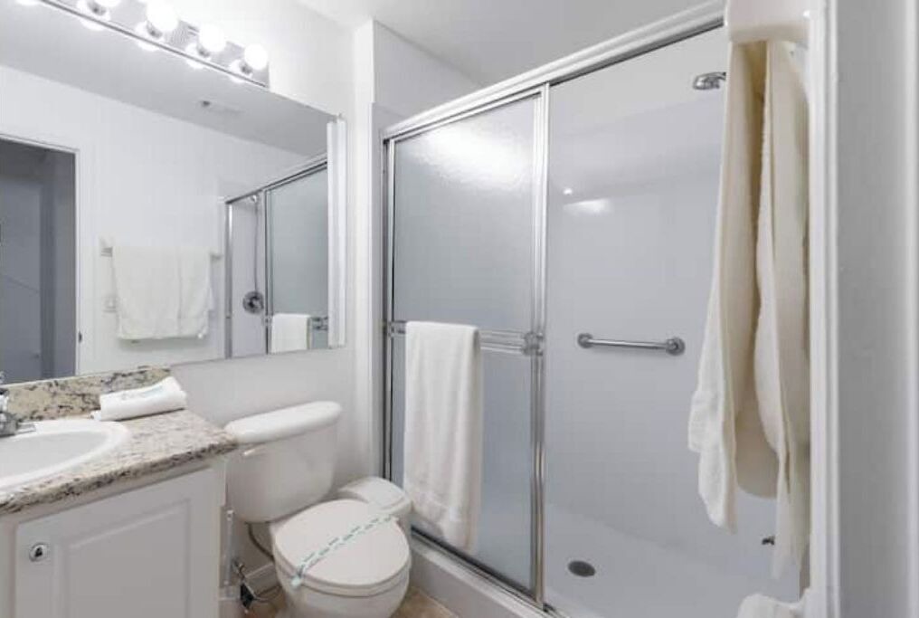 Photo of Bathroom in Seasons