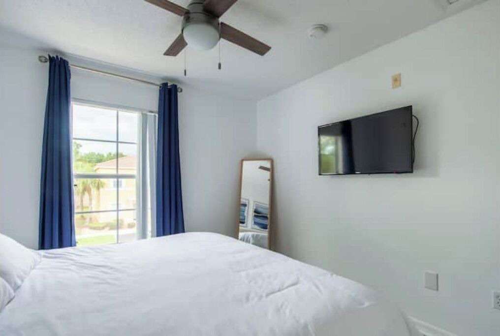 Photo of Bedroom in Seasons