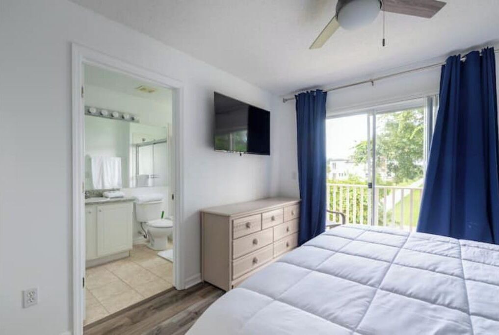 Photo of Bedroom in Seasons