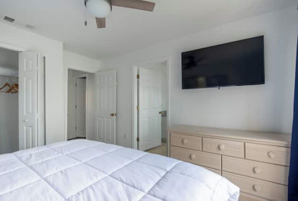 Photo of Bedroom in Seasons