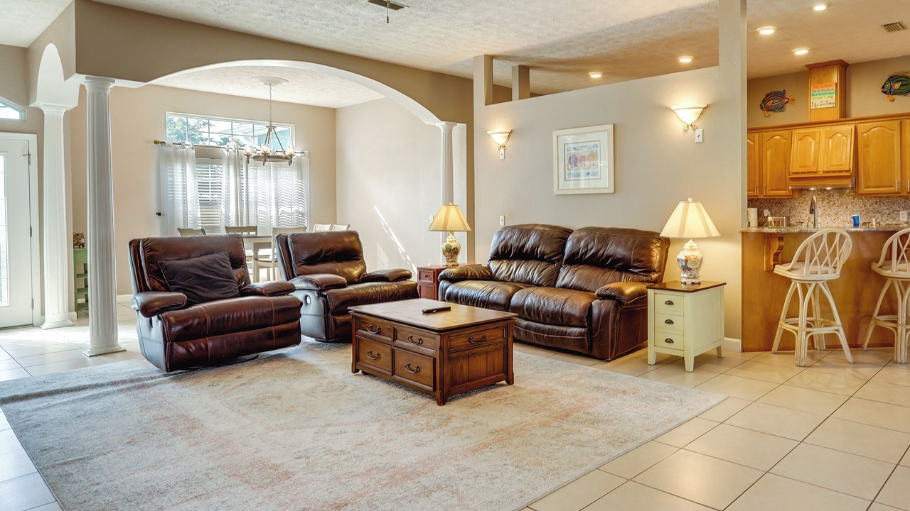 Photo of Livingroom in Thomas Drive