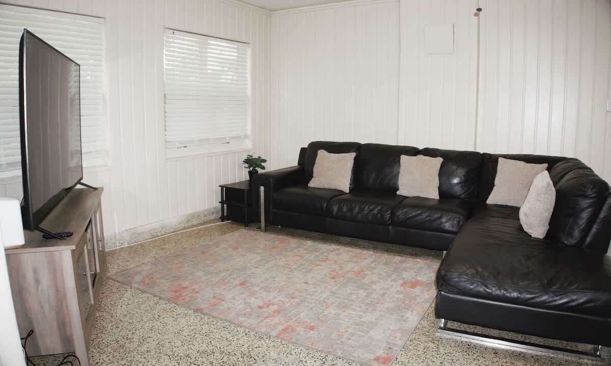 Photo of Livingroom in Lakeshore South