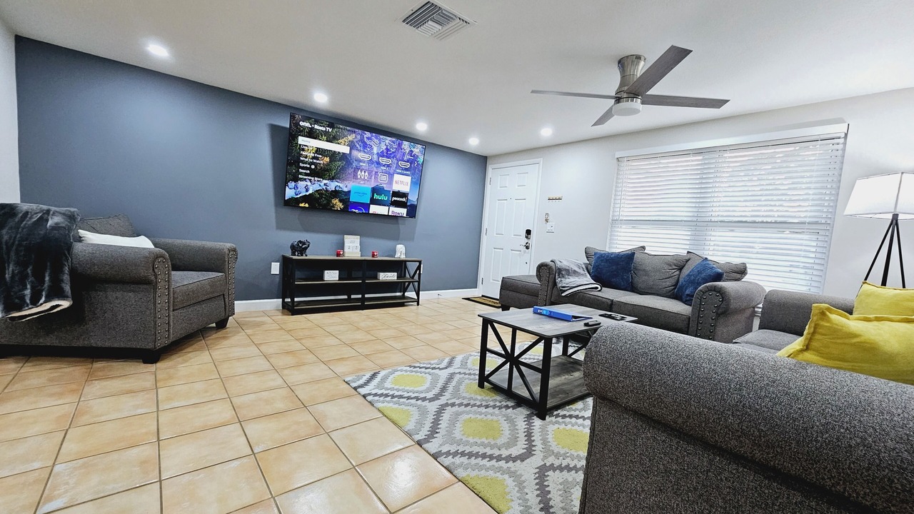 Photo of Livingroom in Sarasota Springs