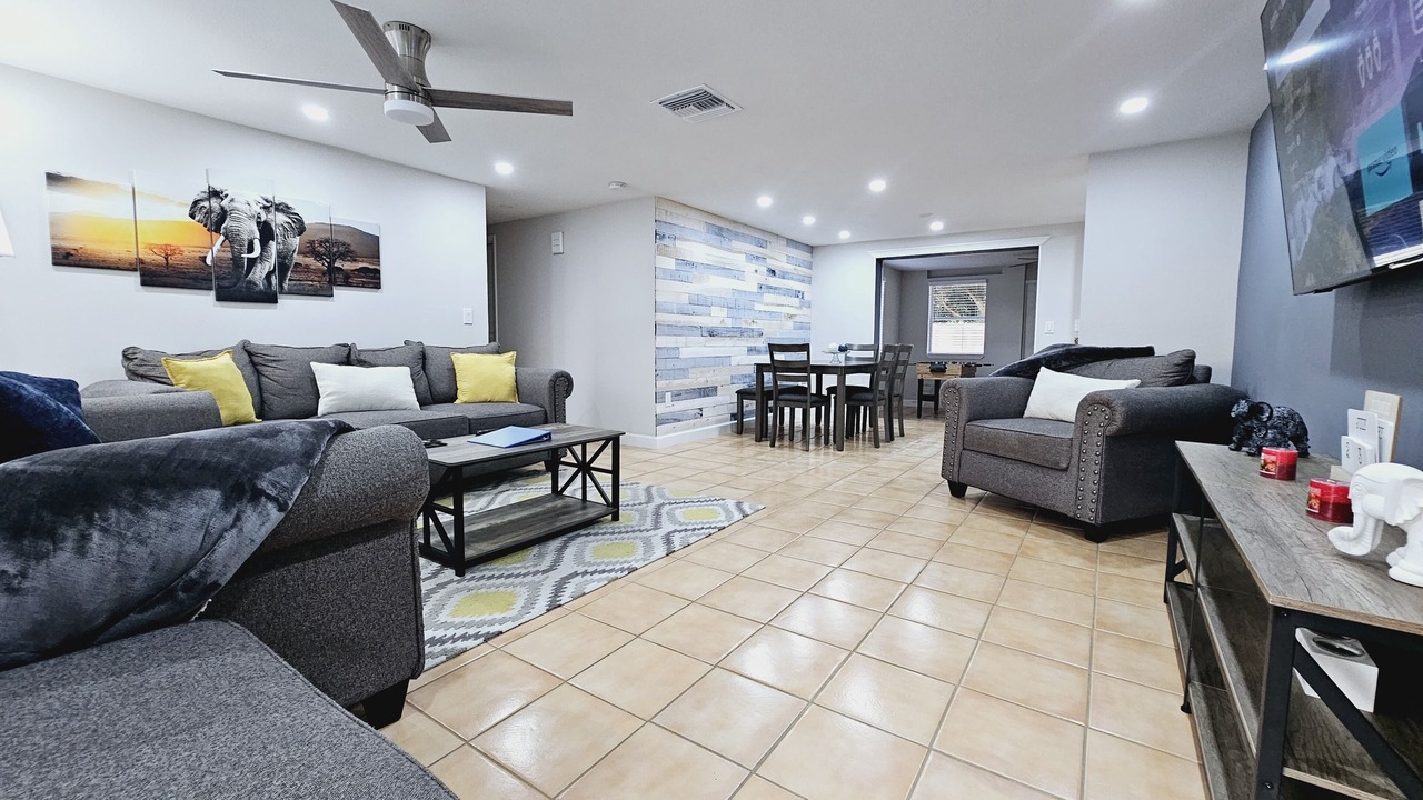 Photo of Livingroom in Sarasota Springs