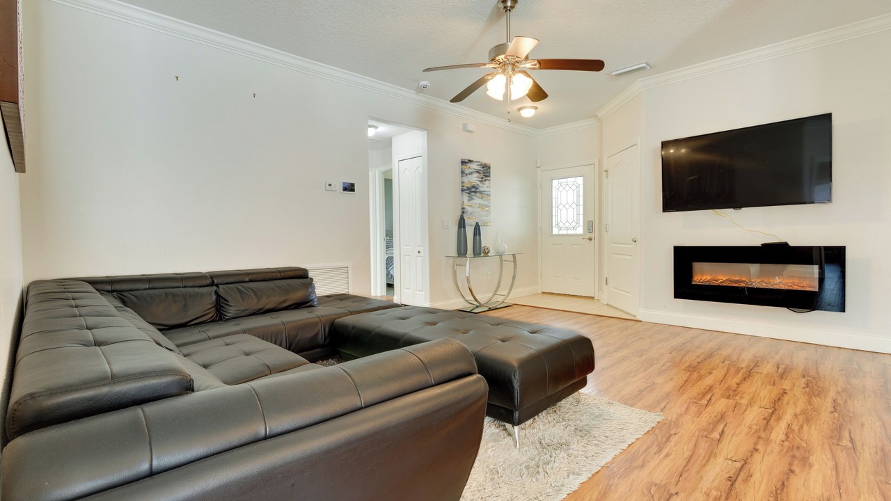 Photo of Livingroom in Leesburg