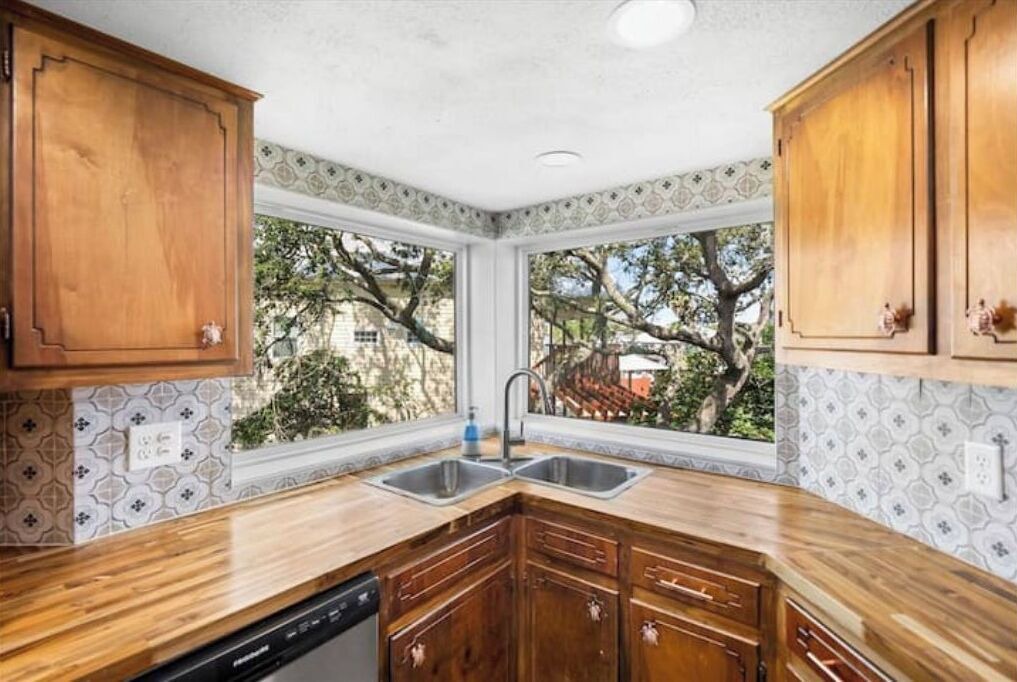 Photo of Kitchen in Butler Beach