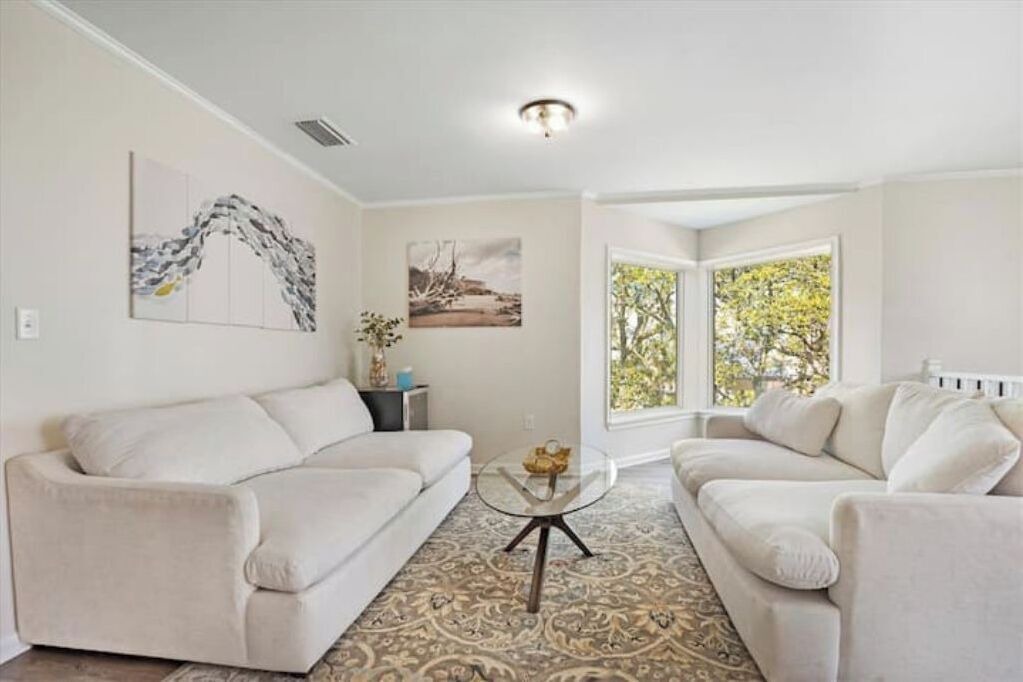 Photo of Livingroom in Butler Beach
