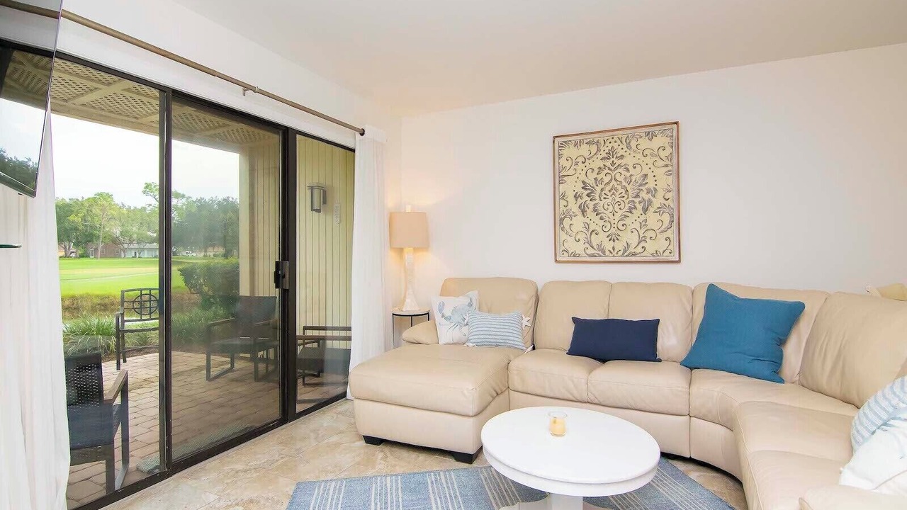 Photo of Livingroom in Wesley Chapel