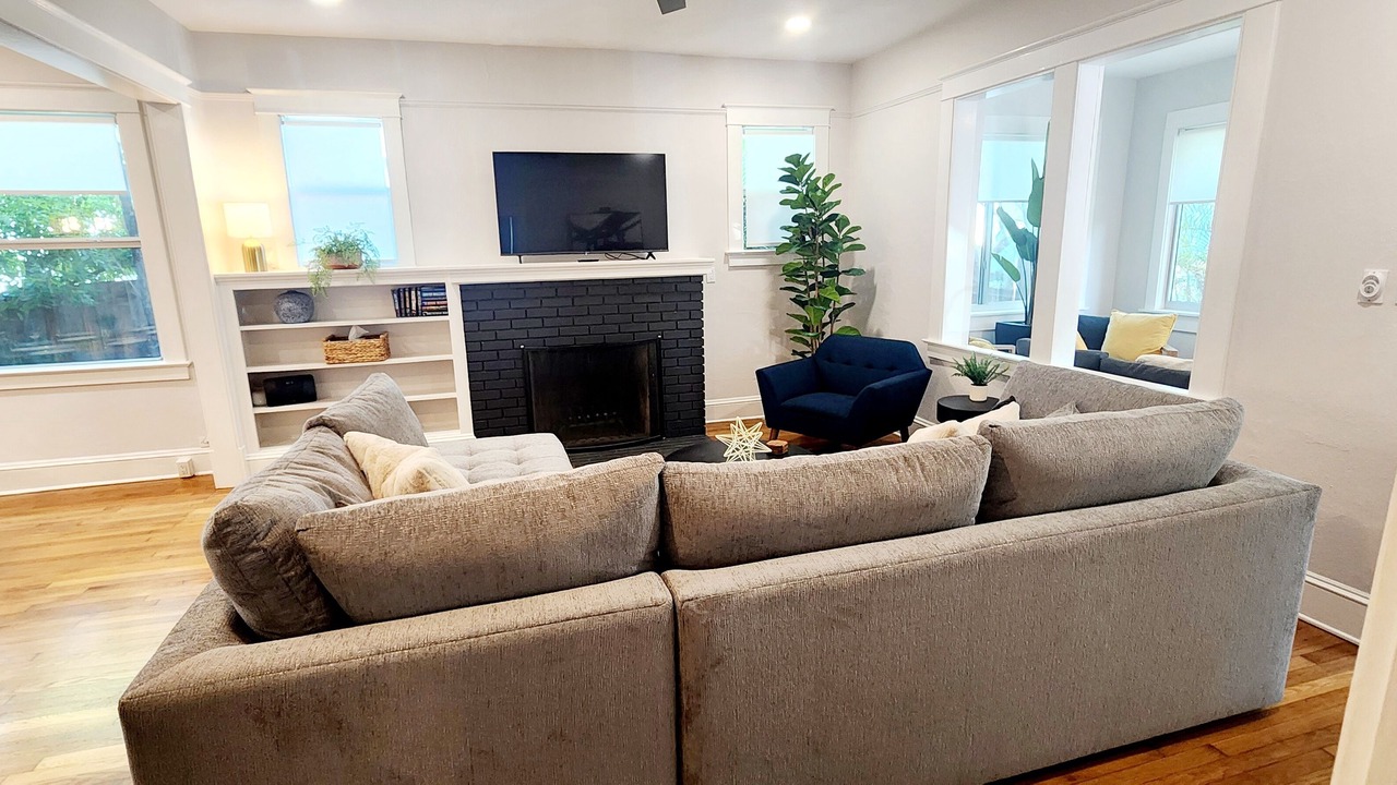 Photo of Livingroom in Laurel Park