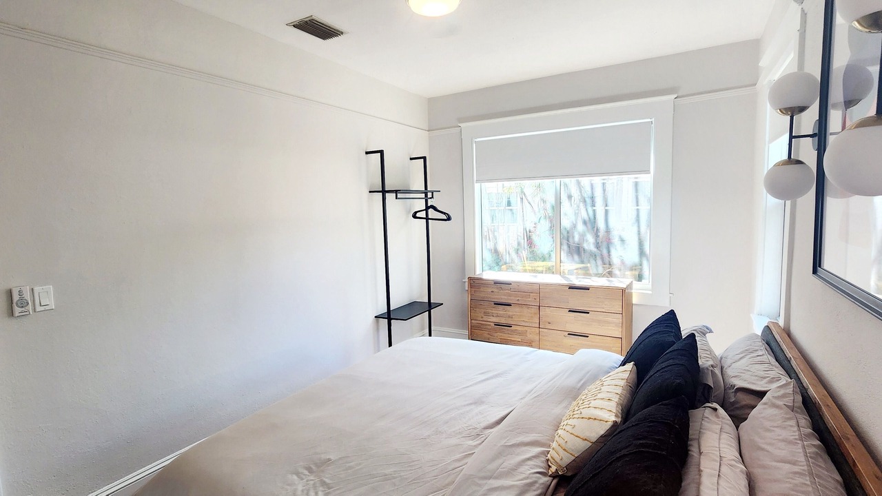 Photo of Bedroom in Laurel Park