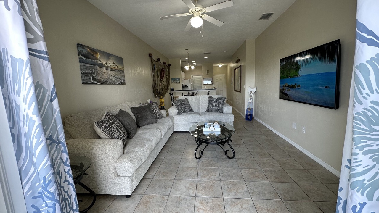 Photo of Livingroom in Suwannee