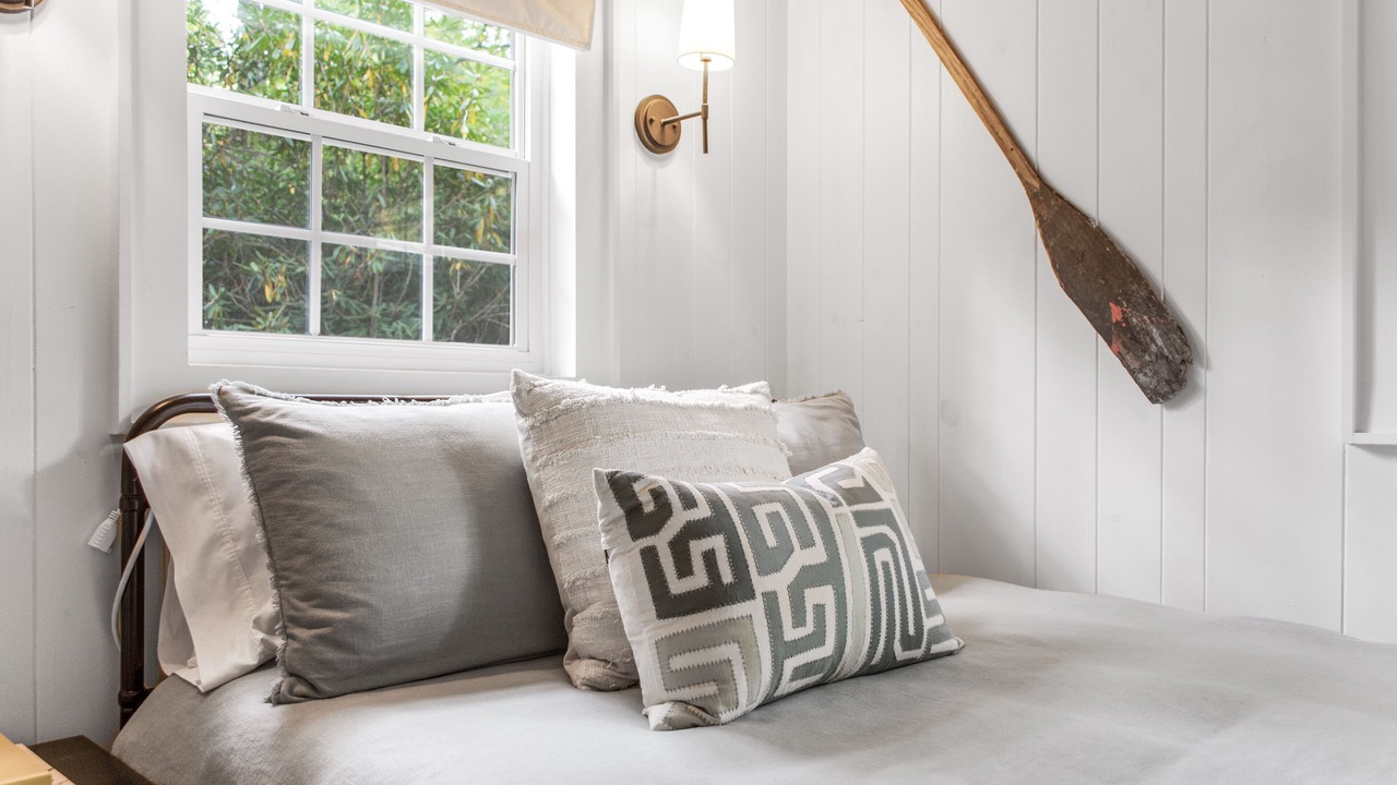 Photo of Bedroom in Mirror Lake