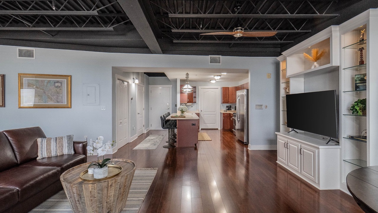 Photo of Livingroom in Downtown