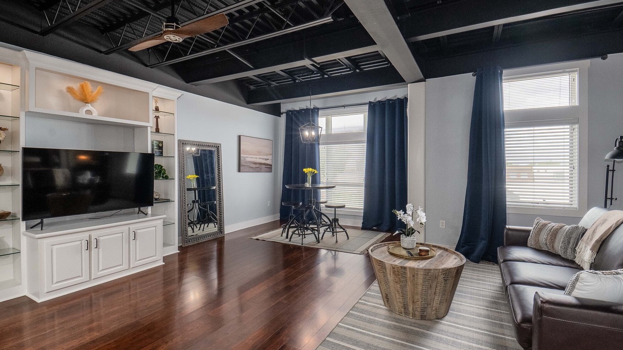 Photo of Livingroom in Downtown