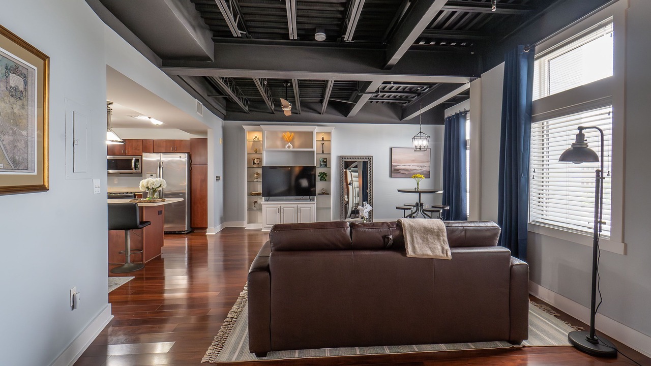 Photo of Livingroom in Downtown