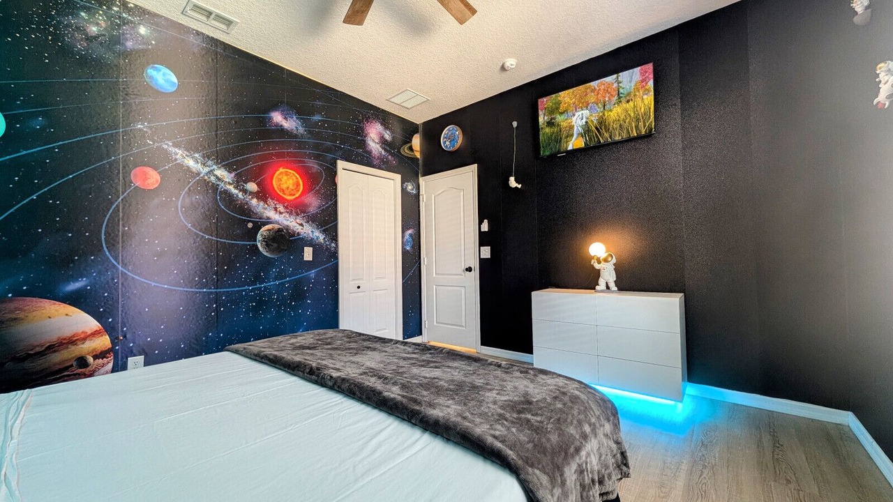 Photo of Bedroom in Tuscan Hills