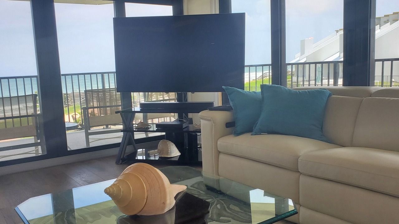 Photo of Livingroom in New Smyrna Beach