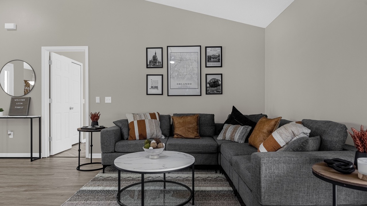 Photo of Livingroom in Crescent Lakes