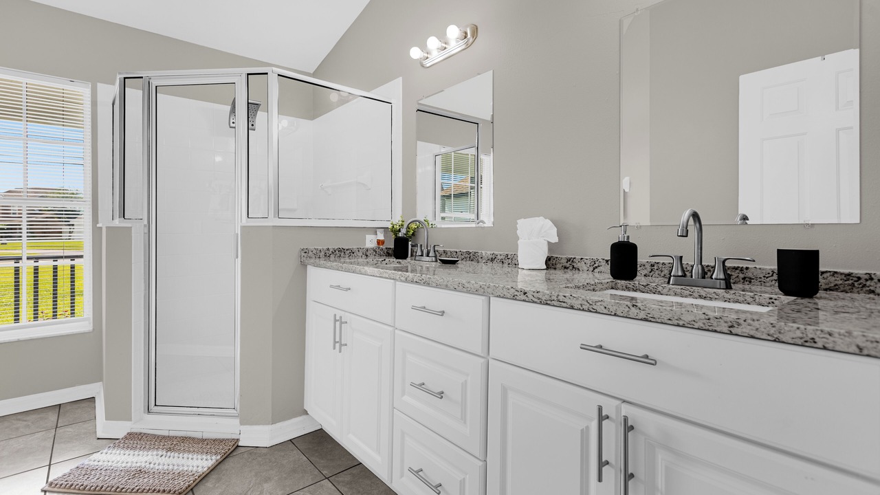Photo of Bathroom in Crescent Lakes