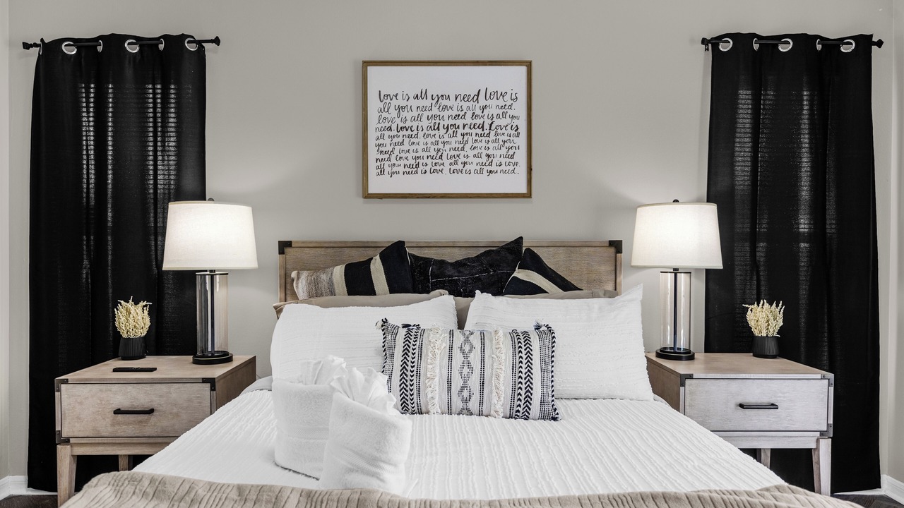 Photo of Bedroom in Crescent Lakes