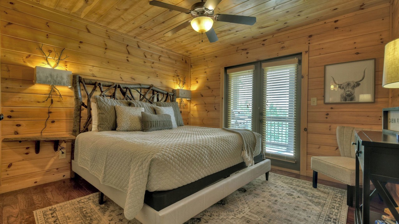 Photo of Bedroom in Mineral Bluff