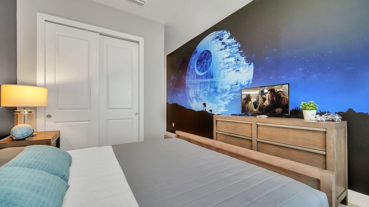 Photo of Bedroom in Crestwynd Bay