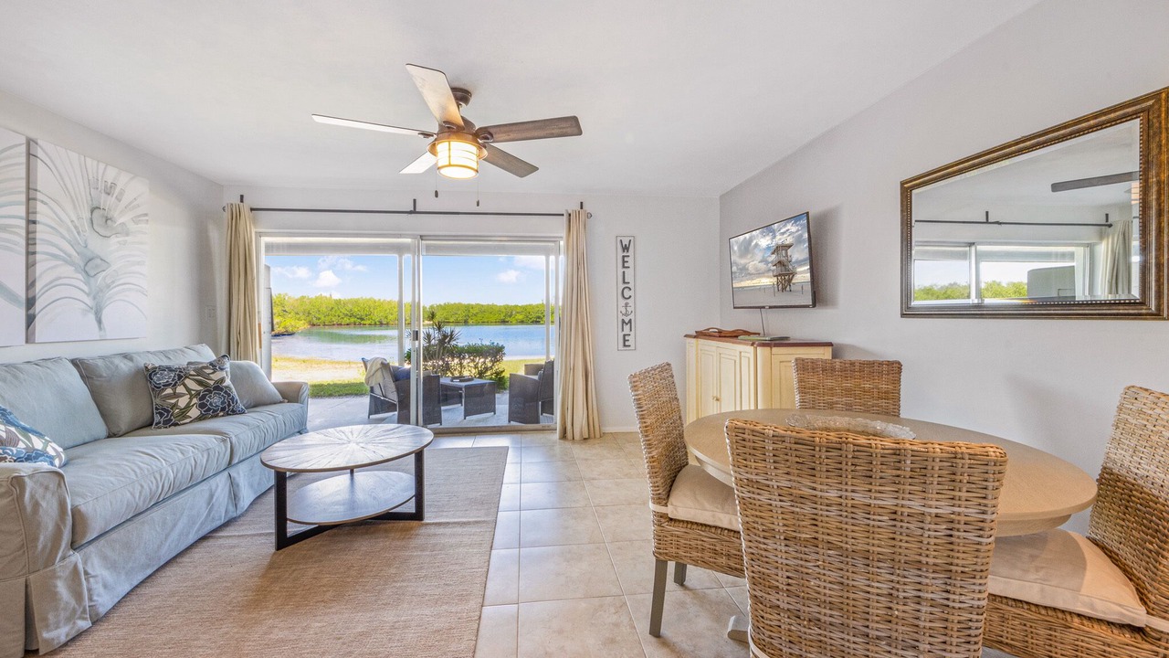 Photo of Livingroom in Whitney Beach