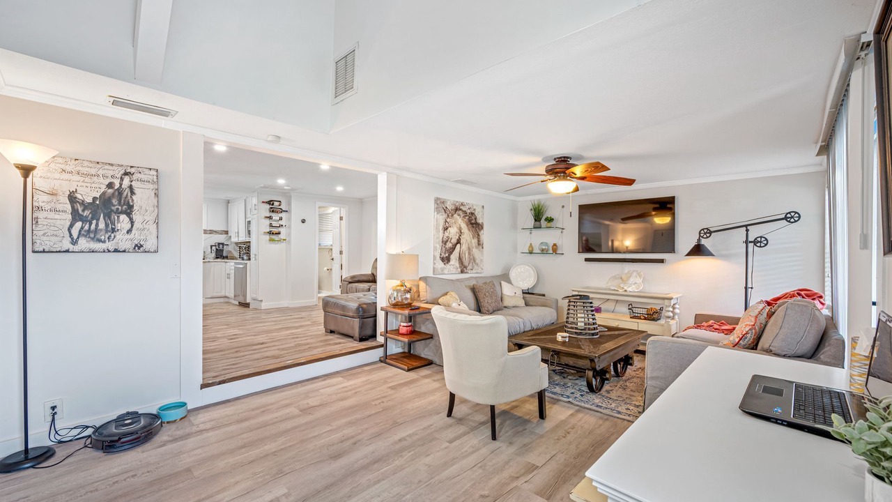 Photo of Livingroom in Pinellas Park