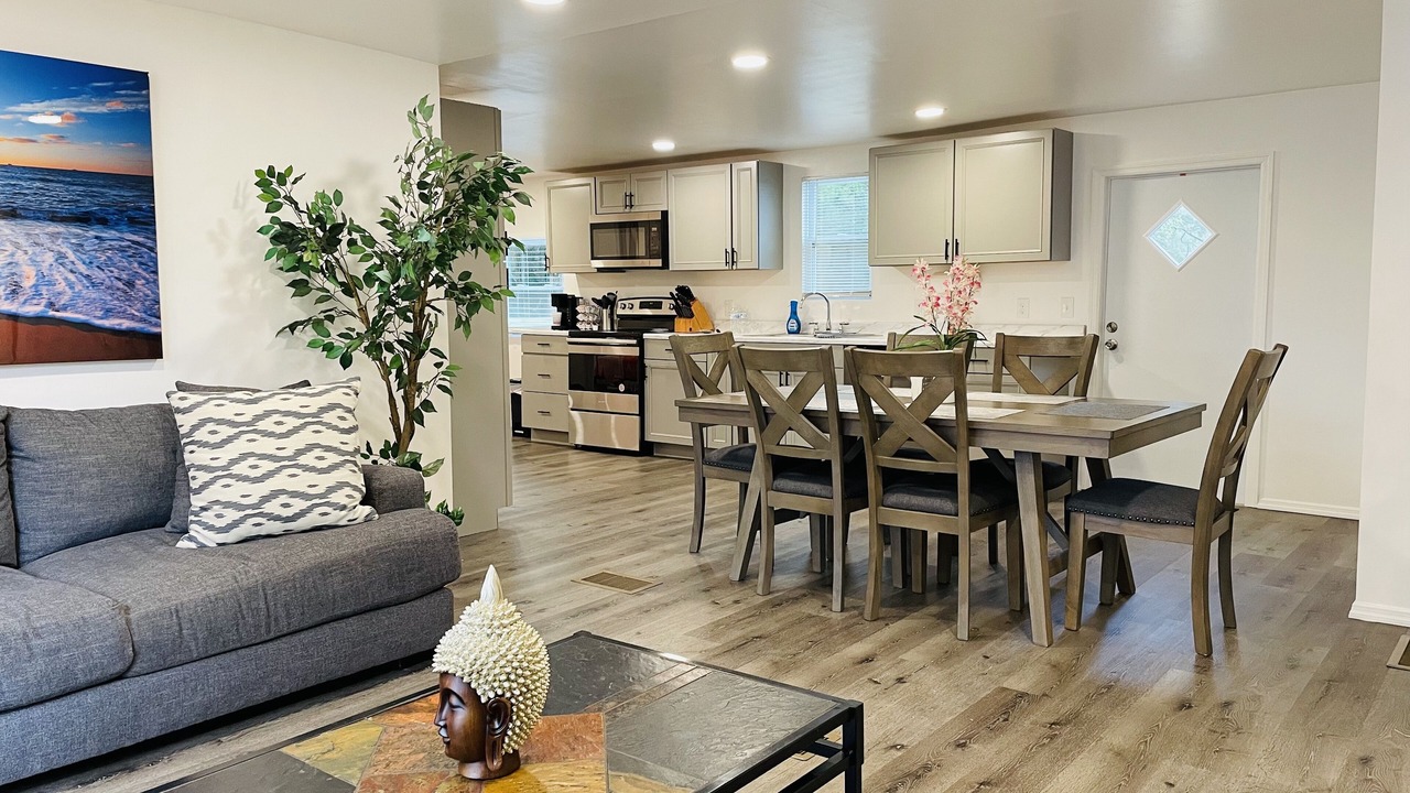 Photo of Livingroom in Lake City