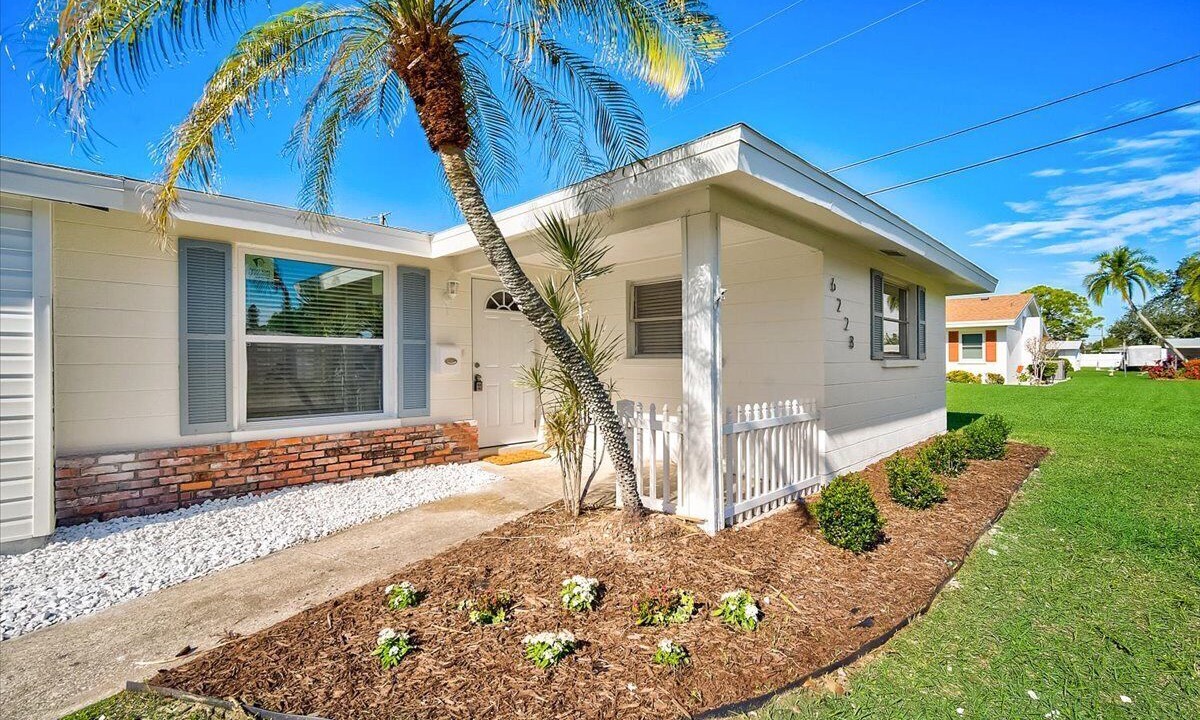 Photo of Outdoor in Bayshore Gardens