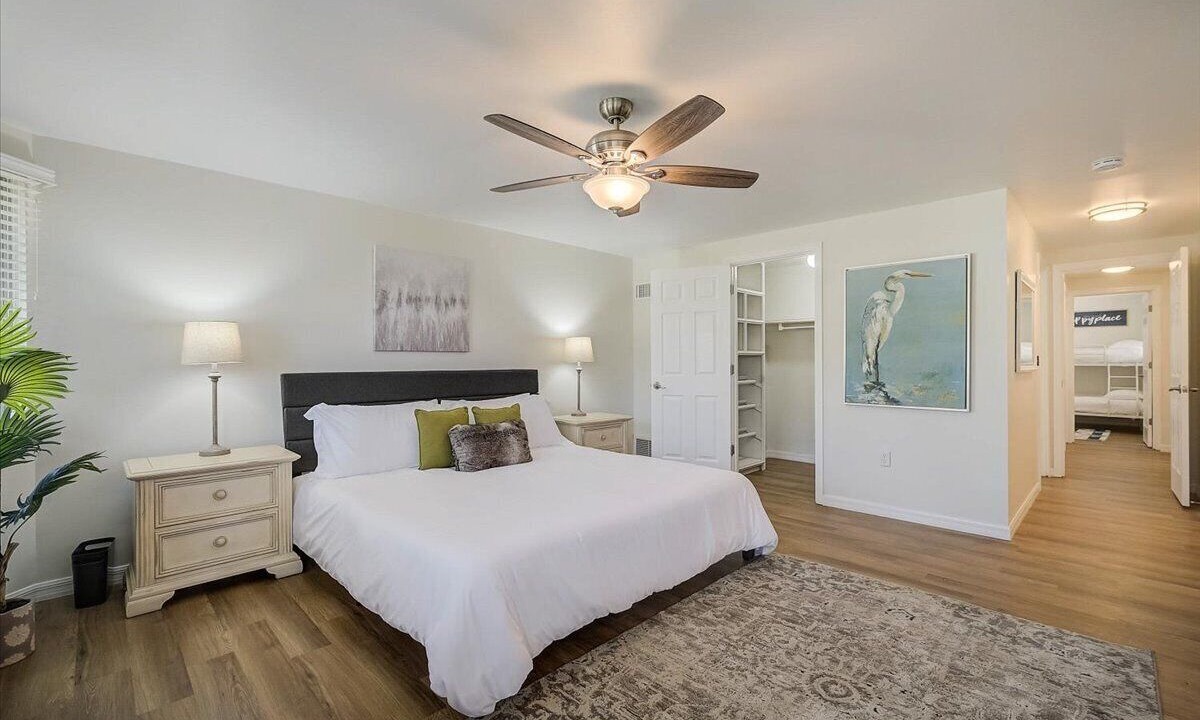 Photo of Bedroom in Bayshore Gardens