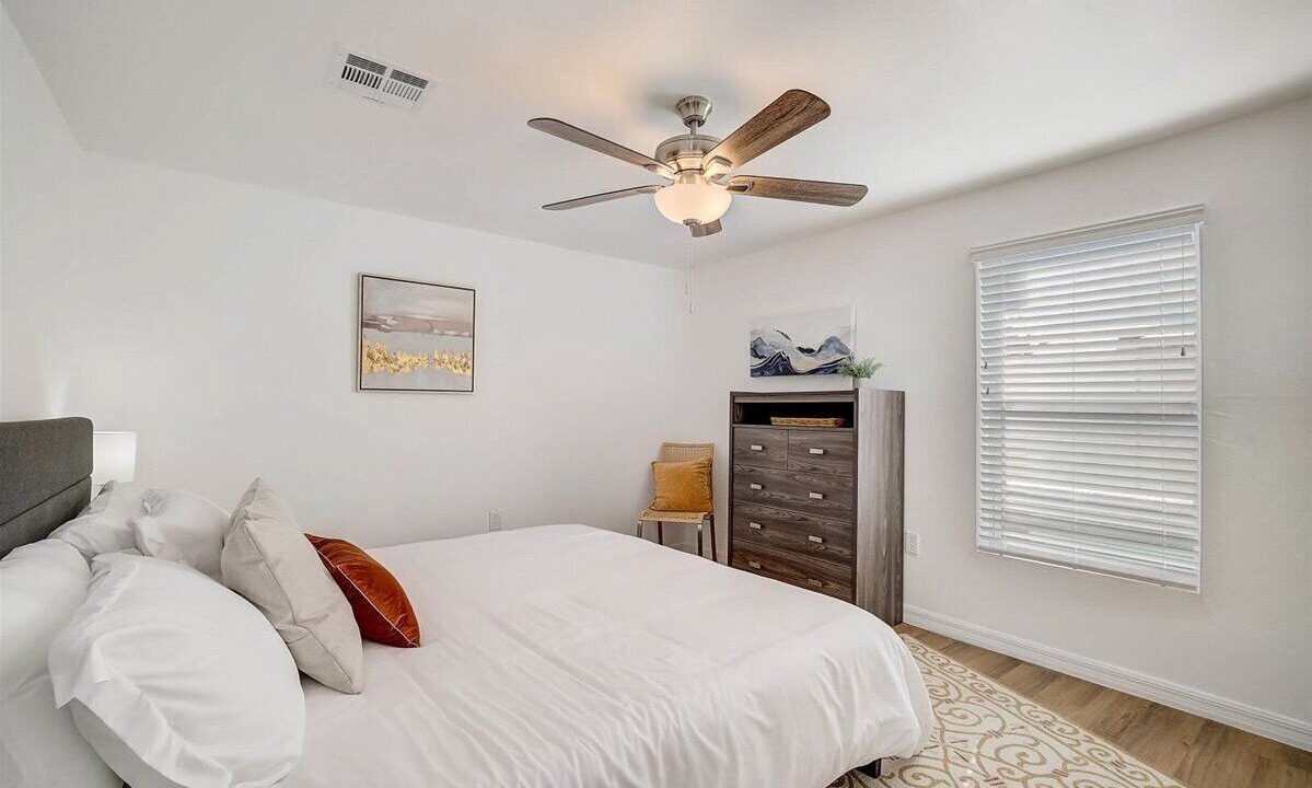 Photo of Bedroom in Bayshore Gardens